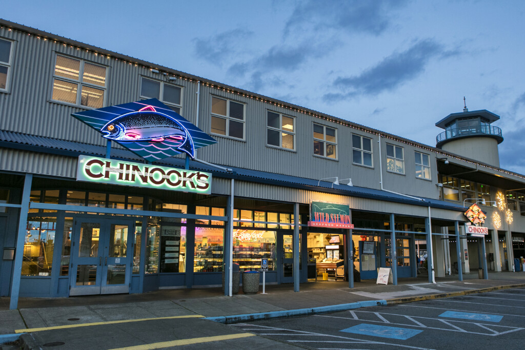 Chinooks Exterior SEA_262