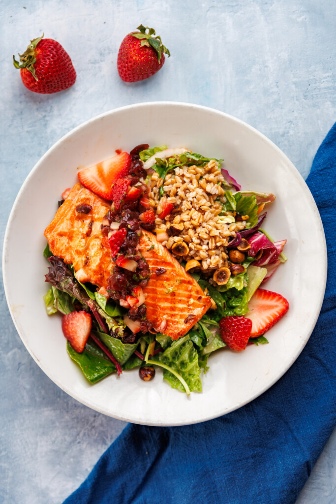 Sockeye w:Strawberry Salsa Salad with Farro