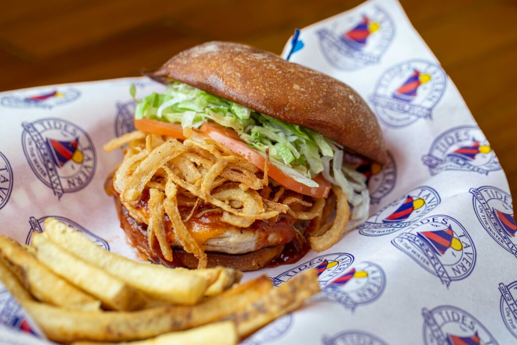 Whiskey Jack Chicken Burger 2020 IMG_8878